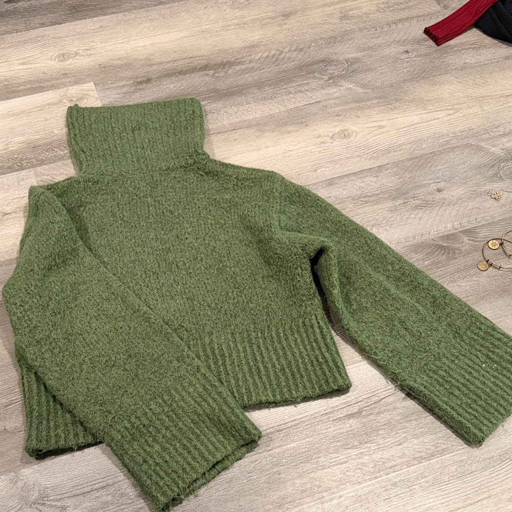 Zara Olive Green Turtleneck Sweater